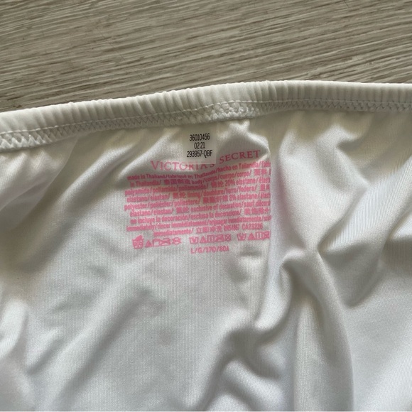 Victorias Secret Cheeky Skimpy Bikini Swim Bottom Solid White NWT Size Large - Picture 8 of 10